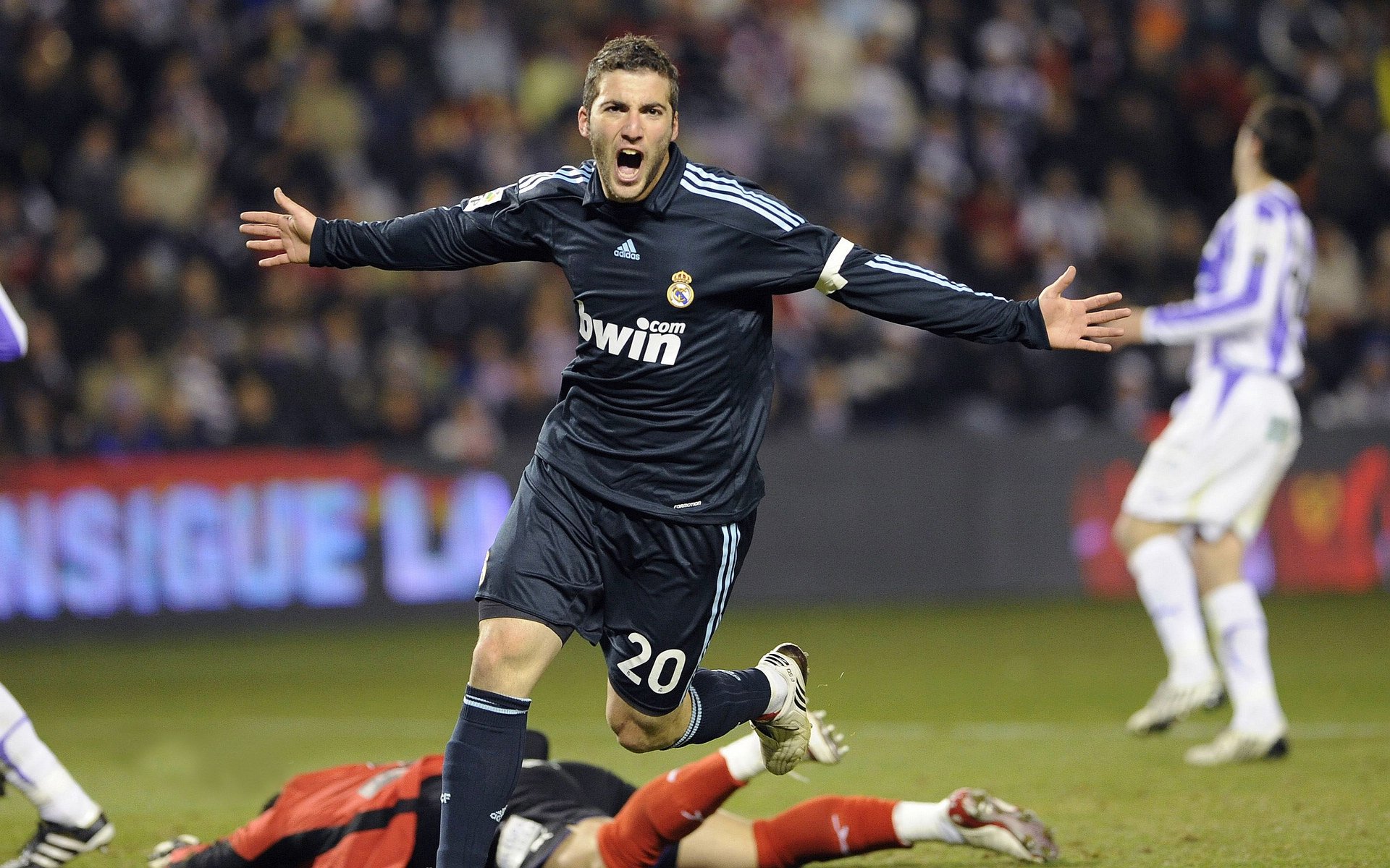 kaiyun开云·官方网站-葡萄牙体育在2023-24赛季葡超联赛中夺冠,吉奥克雷斯表现出色。,葡萄牙超级联赛推迟