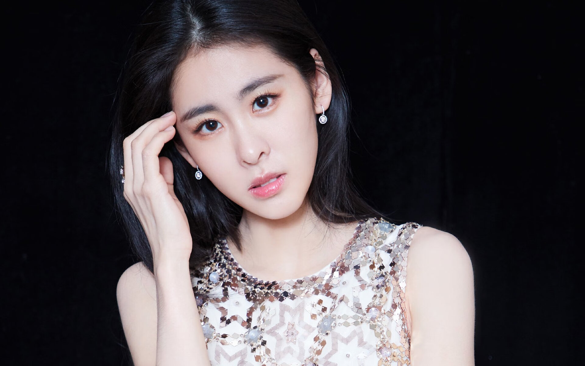 开云官网在线-安东·李恩:他的传球精准无误,是全黑队进攻中不可缺少的一环